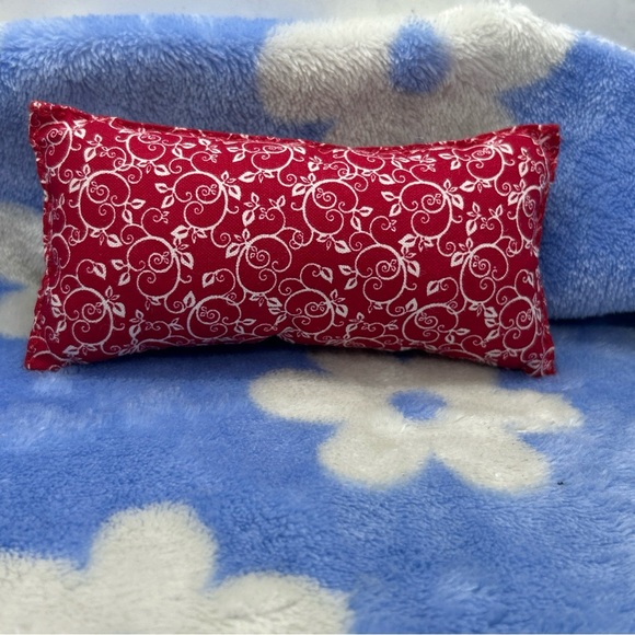 Red and White Decorative Pillow Set - Picture 5 of 7